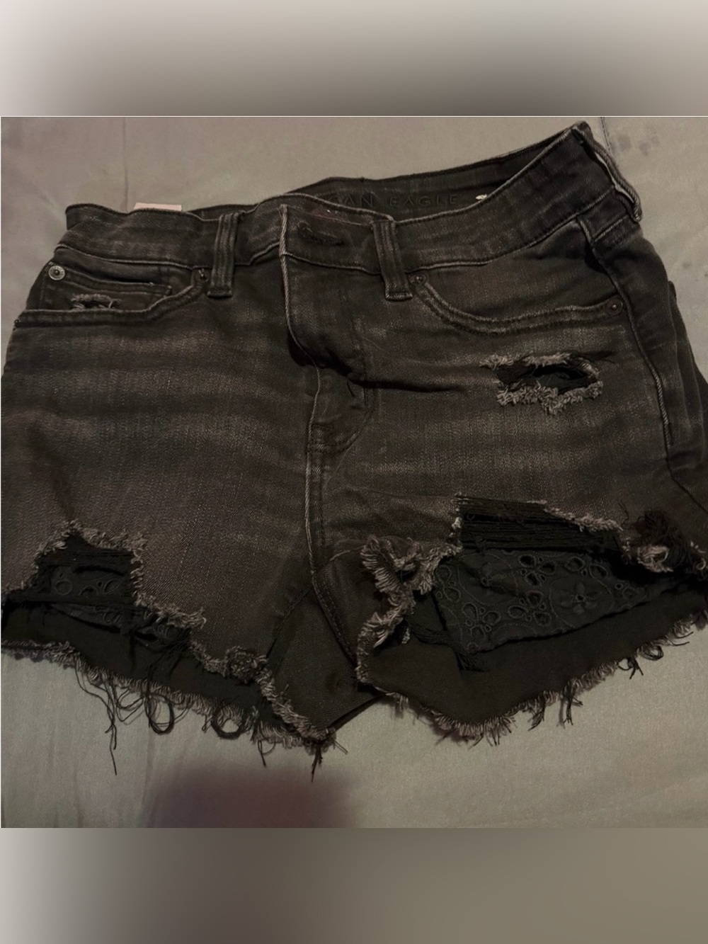 AE NEXT LEVEL HIGH-WASTED DENIM
SHORT SHORT
SIZE 4